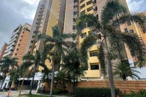 Apartamento amplio en venta en La Trigaleña Valencia Res. Bahia Platinum